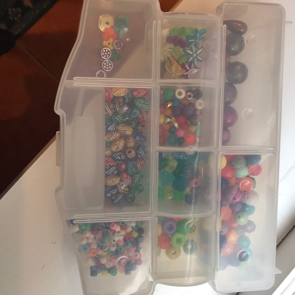 Beading set in Rubbermaid holder